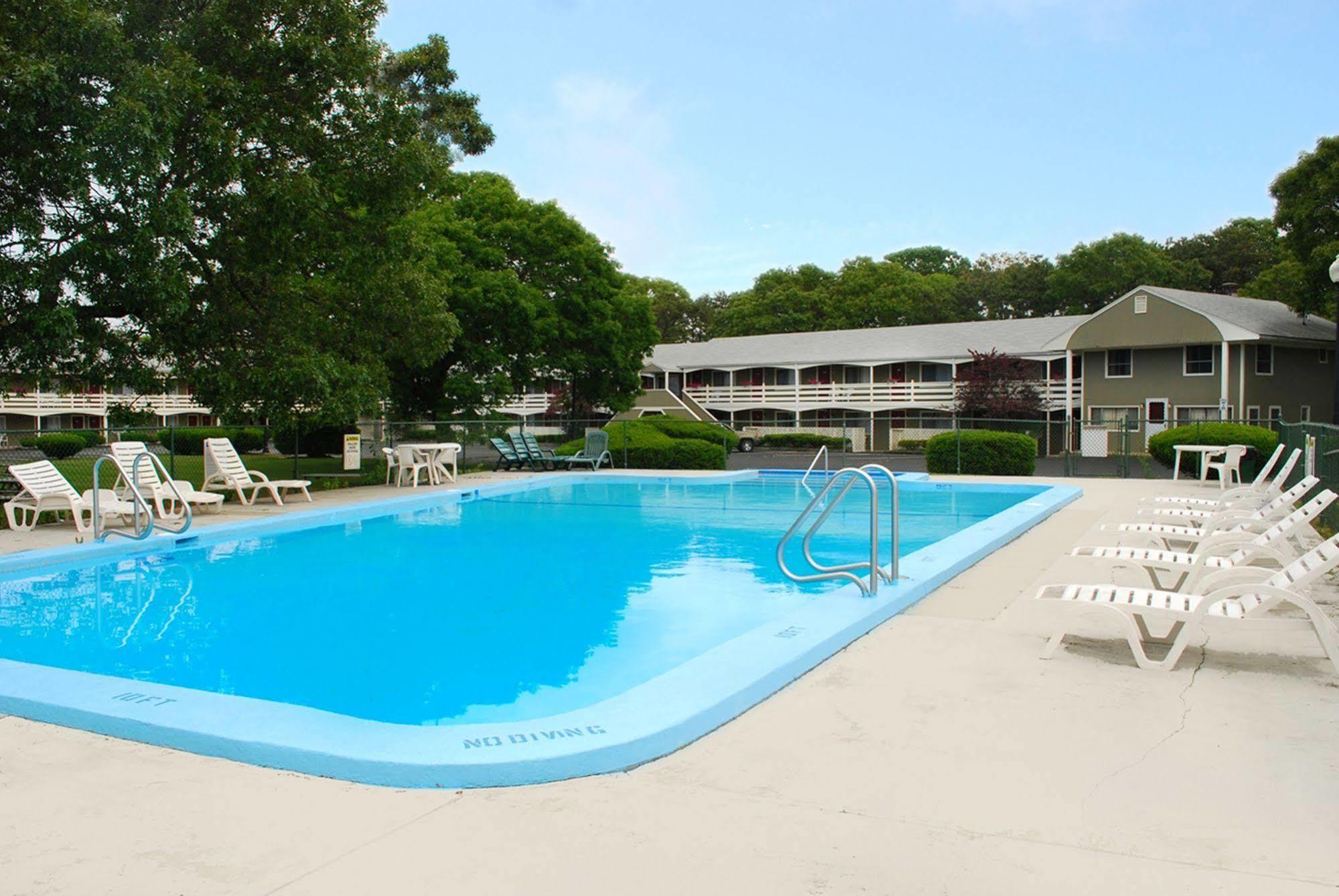 Ocean Park Cape Cod Motel 2*